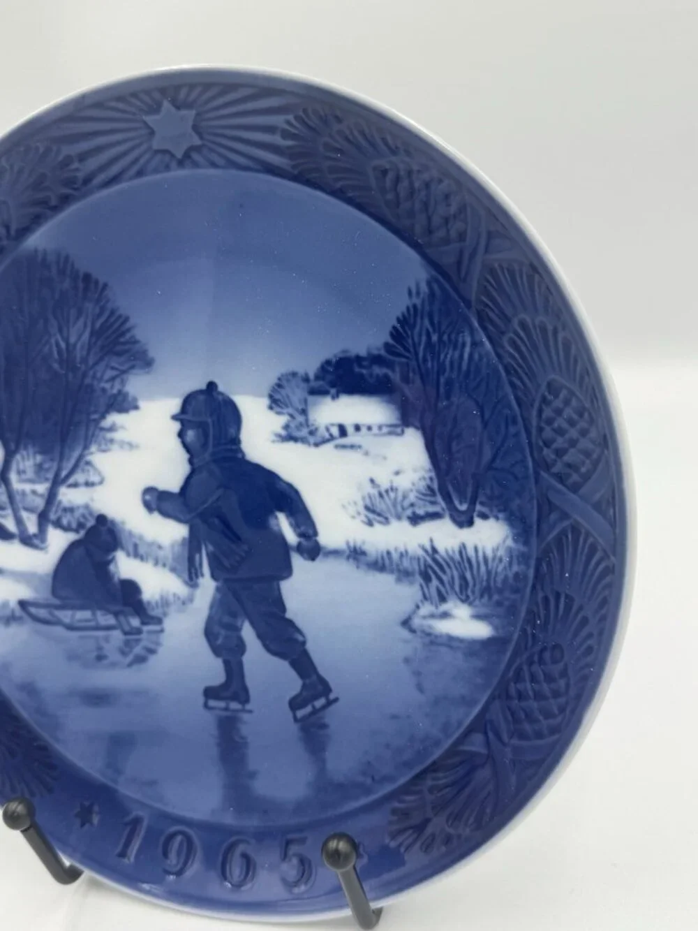 Royal Copenhagen 1965 Christmas Plate Little Skaters Kai Lange Denmark MINT
